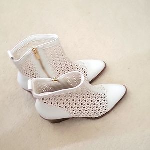 Cowboy Inspired Ankle Boots 9W